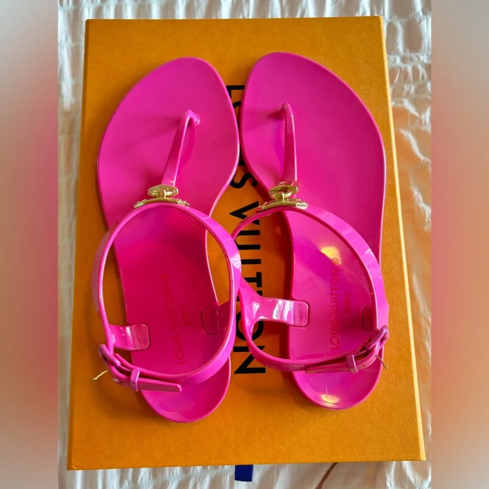 NWT • Louis Vuitton • Bikini Flat Sandals • Fuchsia • Size 37 EU • Never Worn - Picture 3 of 9